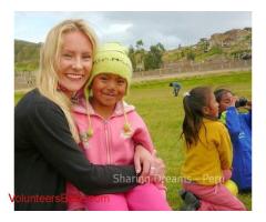 VOLUNTEERING TO HELP CHIDREN LIVING AT RISK AND IN EXTREME POVERTY IN THE ANDES OF PERU