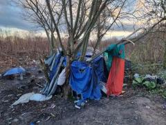 Volunteering for displaced women in Northern France